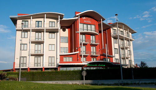 Hotel Brindor Poirino Экстерьер фото